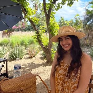 Meet your Posher, Jasmine